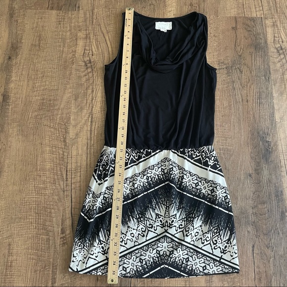 Artelier By Nicole Miller 006082 size 10 black/white dress with draped cowl neck - Picture 4 of 8